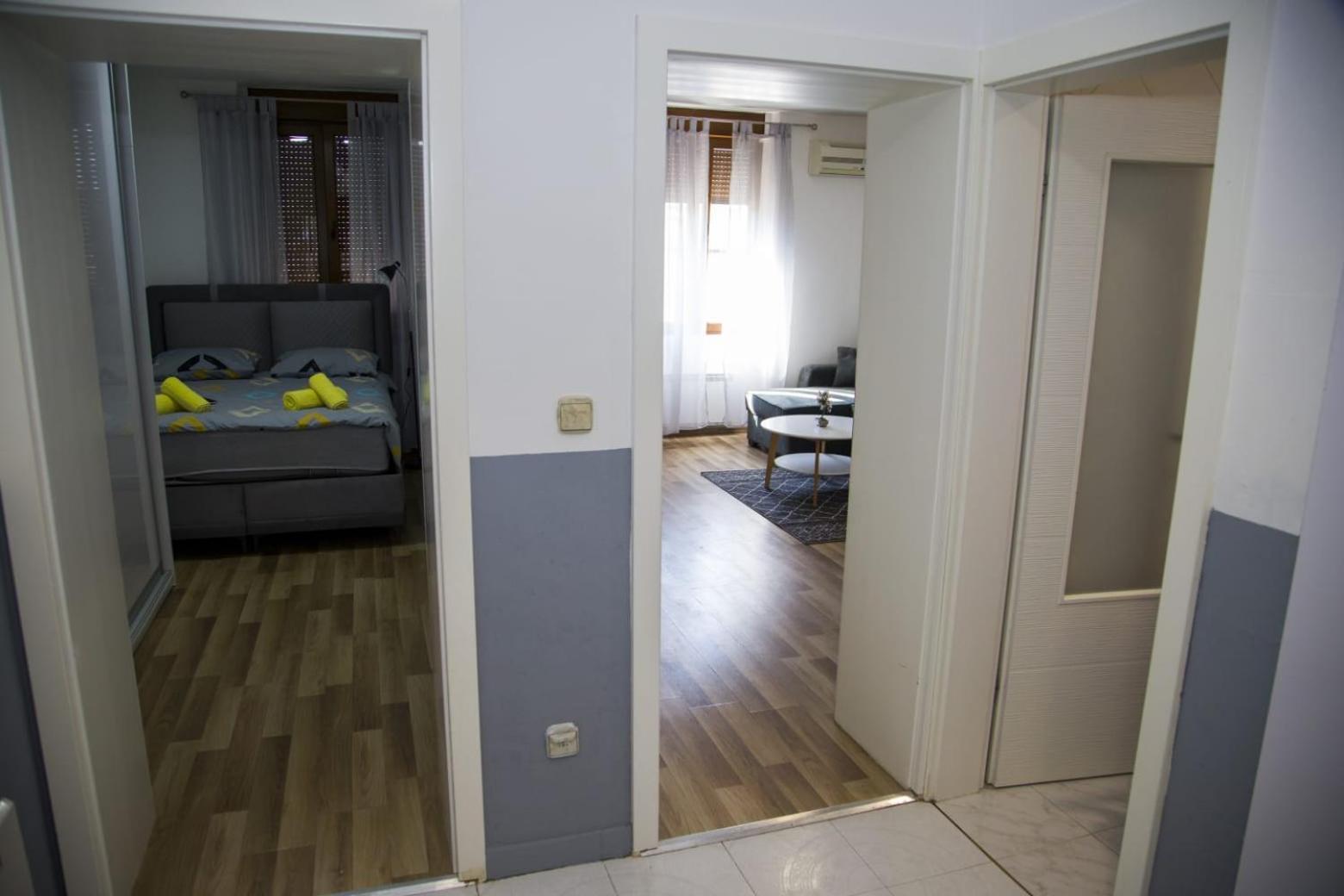 Apartmani Kamelia โมสตาร์ ภายนอก รูปภาพ