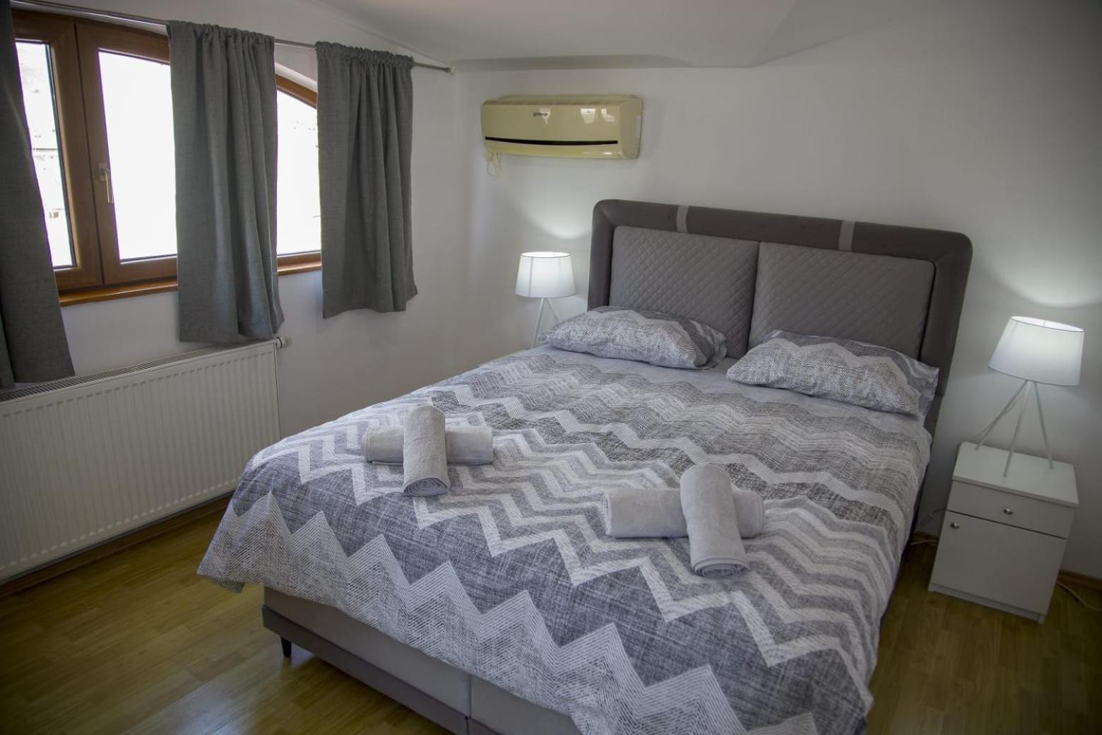 Apartmani Kamelia โมสตาร์ ภายนอก รูปภาพ