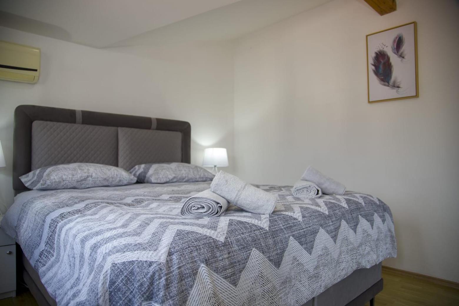 Apartmani Kamelia โมสตาร์ ภายนอก รูปภาพ