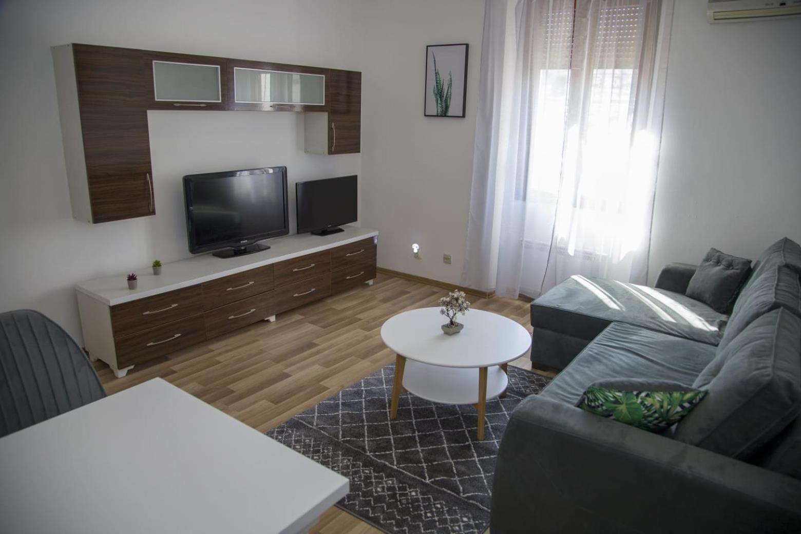 Apartmani Kamelia โมสตาร์ ภายนอก รูปภาพ